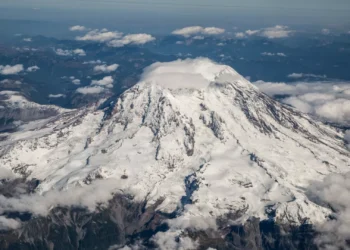 Glaciar South Cascade, nos EUA, designado Glaciar do Ano 2025