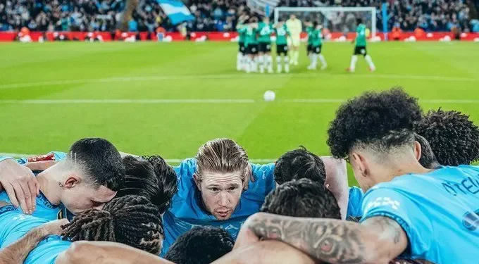 Vasco enfrenta Flamengo com patch de escolas de samba; entenda