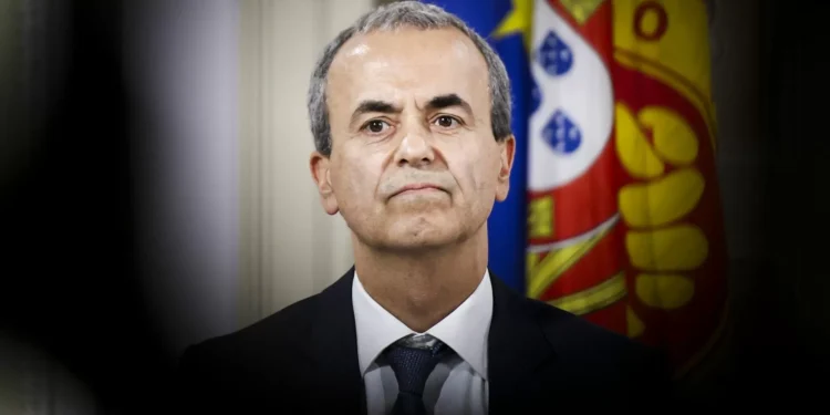 Fernando Araújo acusa Governo de não confiar no SNS