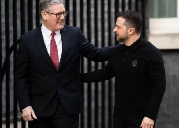 Starmer garante que Zelensky é “muito bem-vindo” em Londres