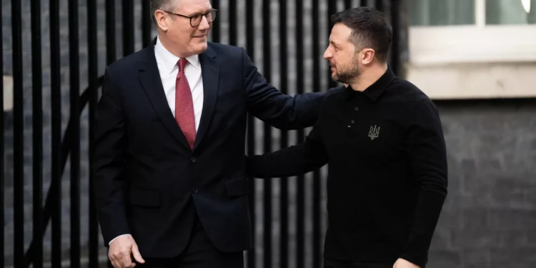 Starmer garante que Zelensky é “muito bem-vindo” em Londres