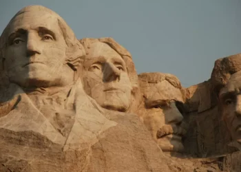 “A importância da Política na sociedade atual”