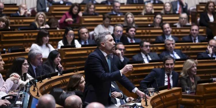 Pedro Nuno Santos acusa direita de desbaratar oportunidade para governar