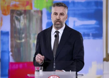 Reações partidárias. Eleições antecipadas são teste “à saúde da democracia”