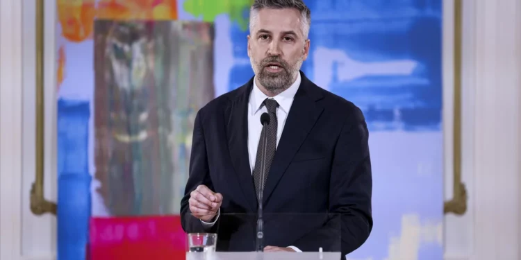 Reações partidárias. Eleições antecipadas são teste “à saúde da democracia”