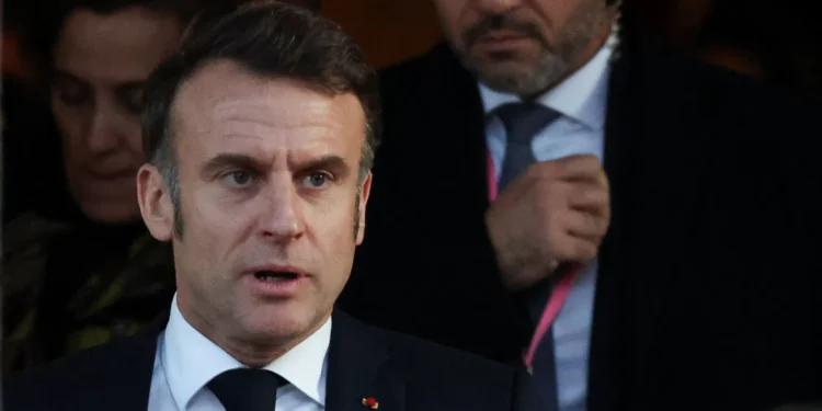 Ucrânia: Macron garante determinação para agir por uma paz douradoura