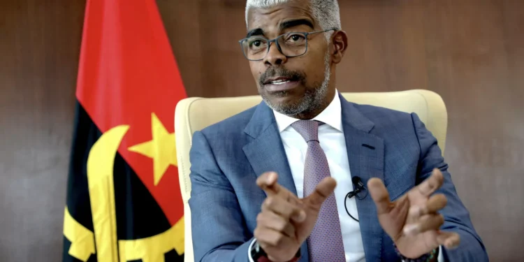 Angola admite que aumento do gasóleo implica “ajustamentos” nos preços