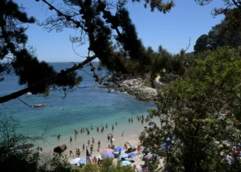 Surfista morre atropelada por barco no Chile. Ia casar-se em duas semanas