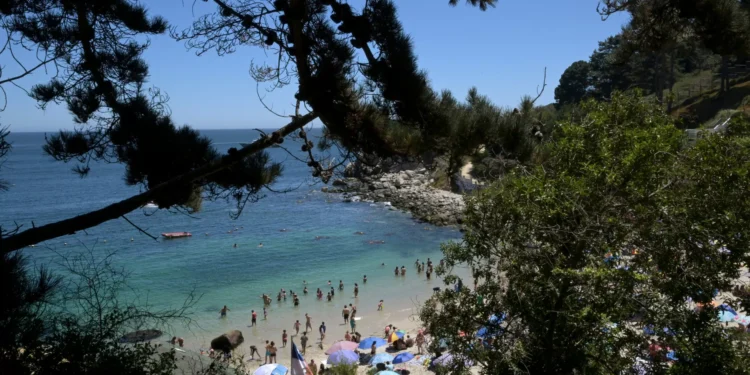 Surfista morre atropelada por barco no Chile. Ia casar-se em duas semanas