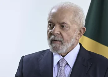 Brasil aumenta capacidade de produção de aço perante ameaças de Trump