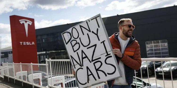 Tecnológicas perdem milhões em Wall Street apesar das promessas de Trump