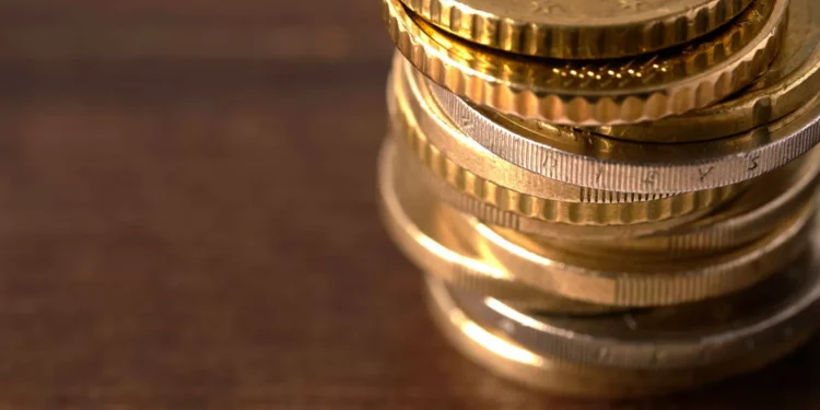 Euro sobe pela terceira sessão consecutiva e aproxima-se dos 1,10 dólares