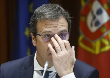 Hernâni Dias retoma mandato como deputado no Parlamento