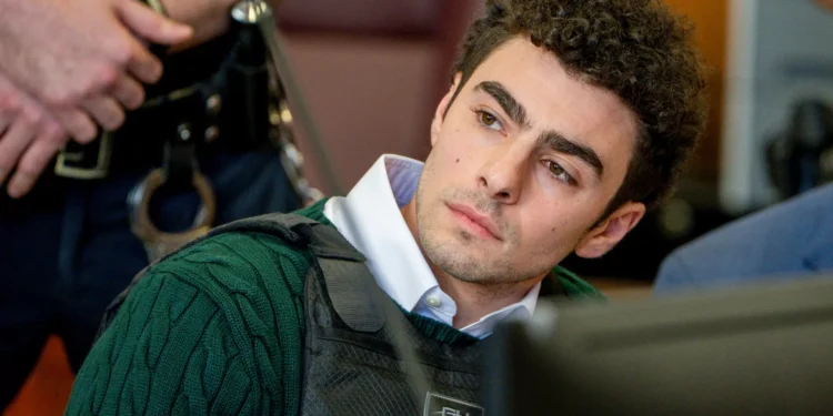 Bilhete em forma de coração encontrado em meias para Luigi Mangione