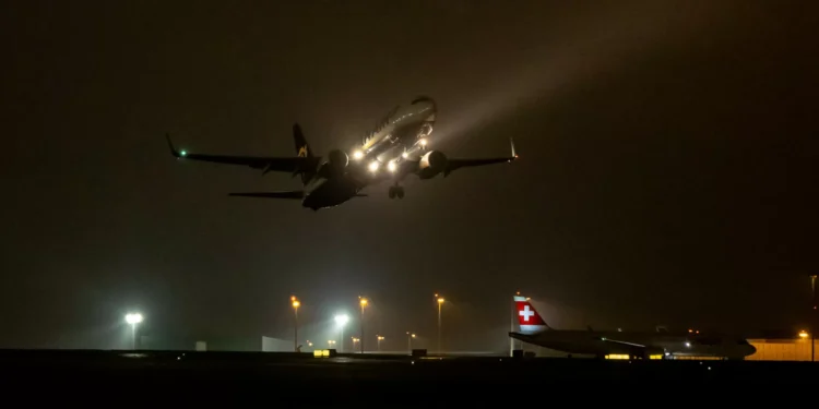 Governo impõe restrições em voos noturnos na Portela e lança Menos Ruído