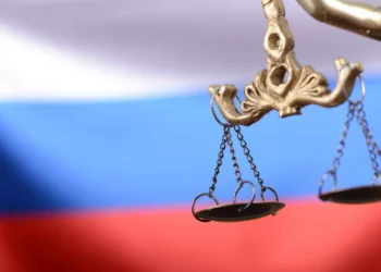 Russa condenada após vizinha denunciar publicações sobre exército