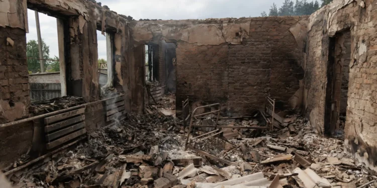 Ataques russos nas cidades de Dnipro e Kharkiv fazem 1 morto e 39 feridos