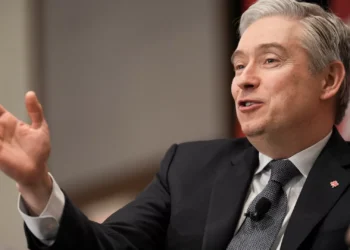 Canadá aplica 25% a importações de veículos dos EUA na quarta-feira