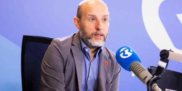 Livre diz que país vai para eleições por irresponsabilidade de Montenegro