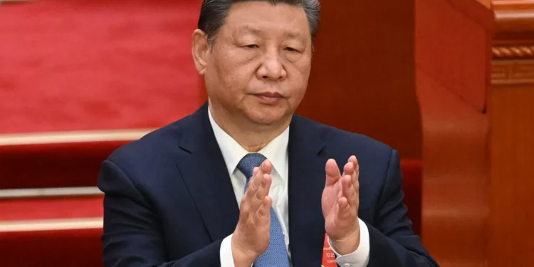 Xi demite n.º 2 do exército. Corrupção será motivo de saída de general