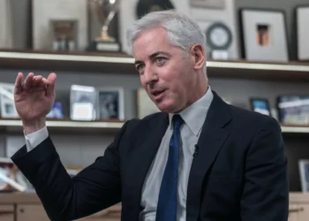 Magnata sugere a Trump que faça pausa antes de lançar “guerra nuclear económica”