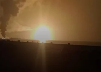 Hutis alvo de bombardeamentos dos EUA na frente de contacto com iemenitas