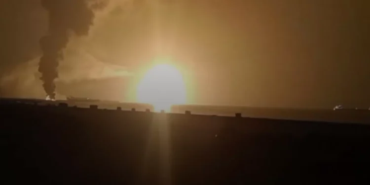 Hutis alvo de bombardeamentos dos EUA na frente de contacto com iemenitas