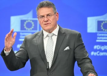 UE avisa EUA de que tarifas “são prejudiciais e injustificadas”