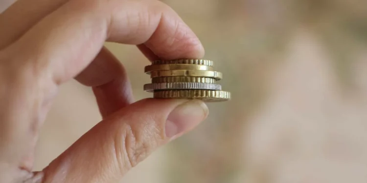 Salário de 1.300€ reteve menos 839 de IRS em 2024 e pode ter de pagar 98€