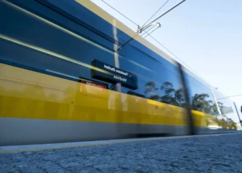 Metro do Porto retoma operação às 06h00 de terça-feira