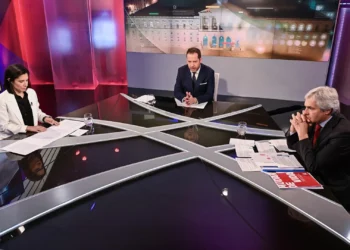 AD vs. BE: Pacto de silêncio sobre casa de Pedro Nuno e discórdia em tudo