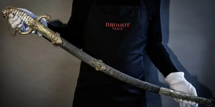 Sabre de Napoleão Bonaparte vai ser leiloado (e pode chegar a um milhão)