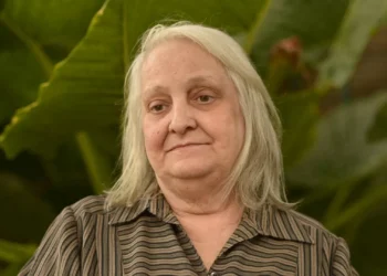 Papa não viu irmã mais nova durante 12 anos. Último abraço ficou por dar