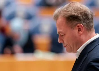 Países Baixos. Líder partidário abandona coligação por problemas de saúde