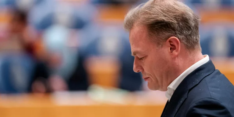 Países Baixos. Líder partidário abandona coligação por problemas de saúde