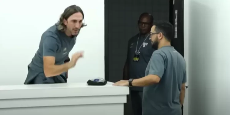 Zubeldía discute com jornalista após empate do São Paulo