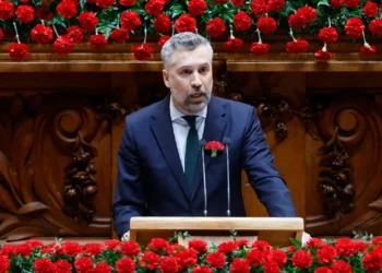 Pedro Nuno Santos: “Povo sai à rua e Governo fica à janela”