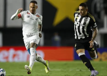 Neymar jogou apenas 50% dos minutos do Santos desde sua volta ao Brasil