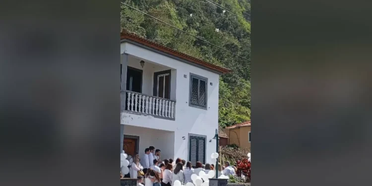 Amigos homenageiam jovem de 20 anos que morreu num acidente em Viseu