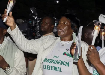 Deputados da UNITA em noite de vigília “exigem” liberdade de imprensa