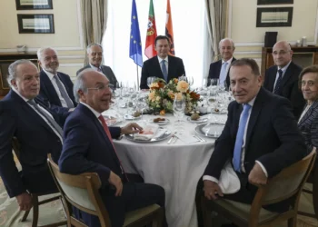 ⏱️ A campanha em 37 segundos. O terceiro dia foi para um almoço (que nem todos mastigaram bem)