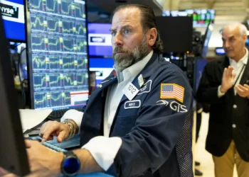 Wall Street fecha sem rumo em pausa após entusiasmo com trégua EUA/Chima