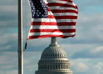 Cortes de Trump na saúde pública ameaçam 28,6 milhões de latinos nos EUA