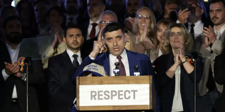 Nacionalista George Simion reconhece derrota nas presidenciais da Roménia