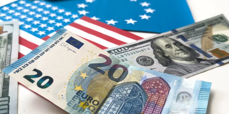 Euro volta a subir acima dos 1,13 dólares