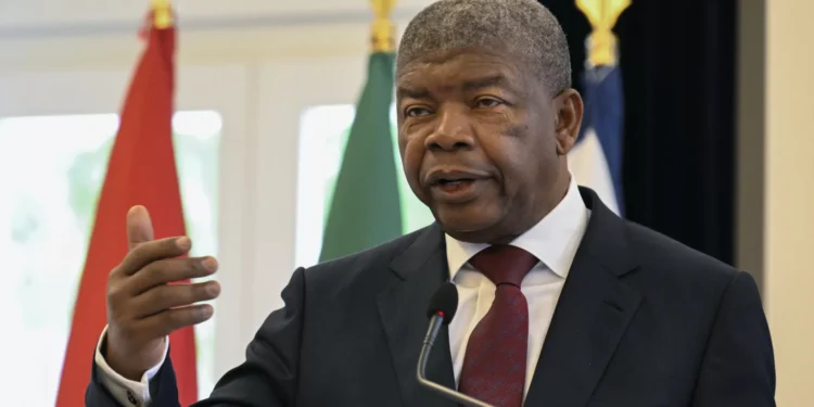 João Lourenço espera que Leão XIV contribua para paz e “concórdia”