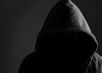 “Lutei muito”. Jovem implora que assaltantes devolvam telemóvel roubado