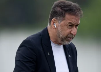 Gaviões da Fiel detona Augusto Melo após novo pedido de impeachment