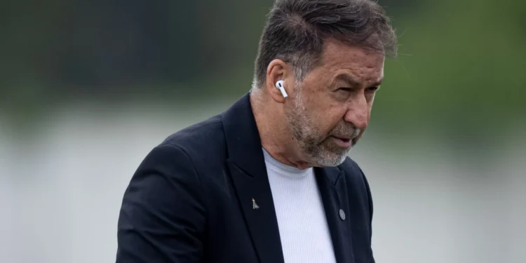 Gaviões da Fiel detona Augusto Melo após novo pedido de impeachment