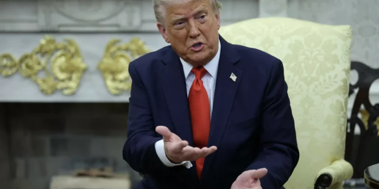 Trump nomeia conselheiro Mike Waltz como embaixador na ONU